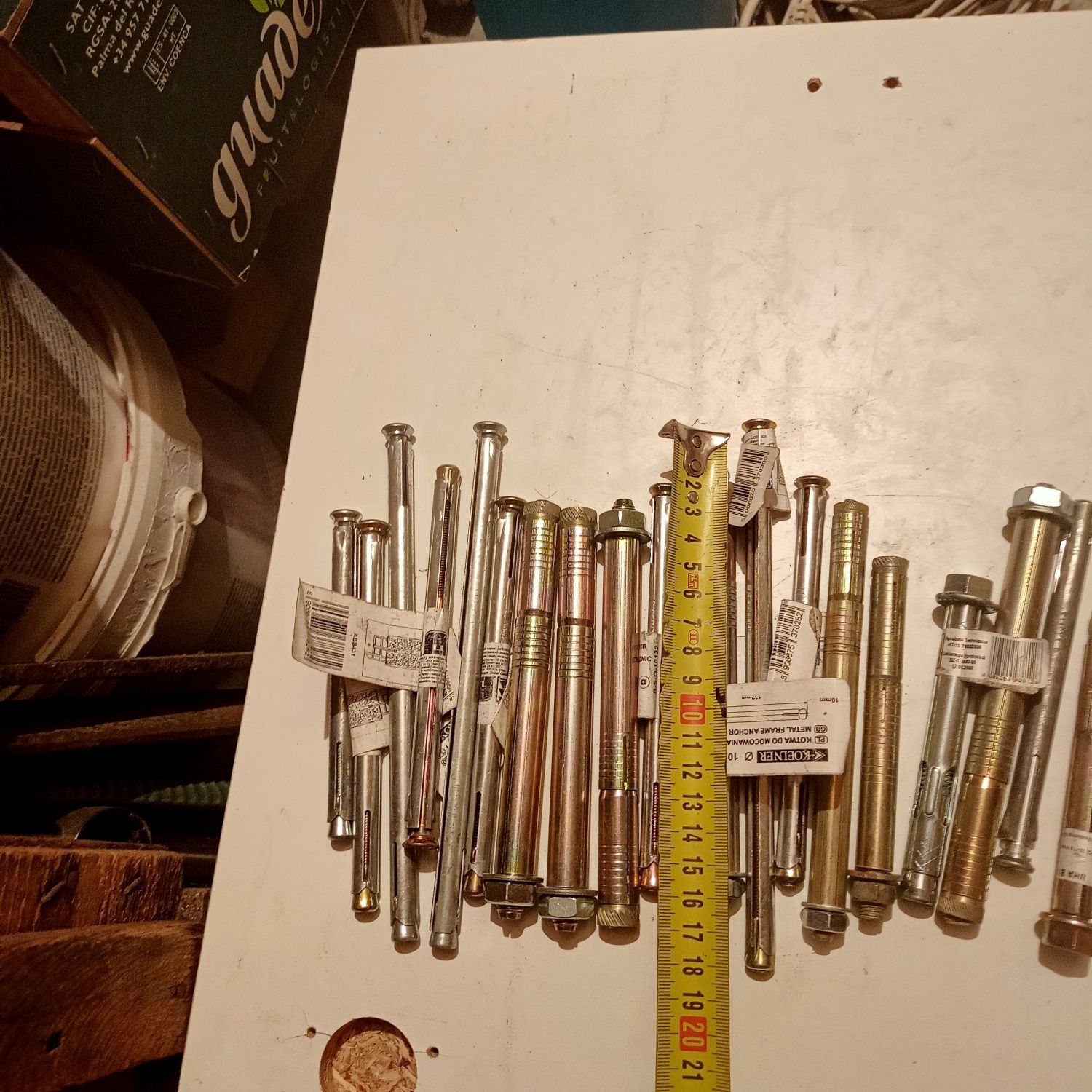 Kotwy metalowe budowlane 80 sztuk