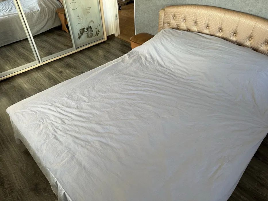 Продам трикімнатну квартиру на Миколаївці.