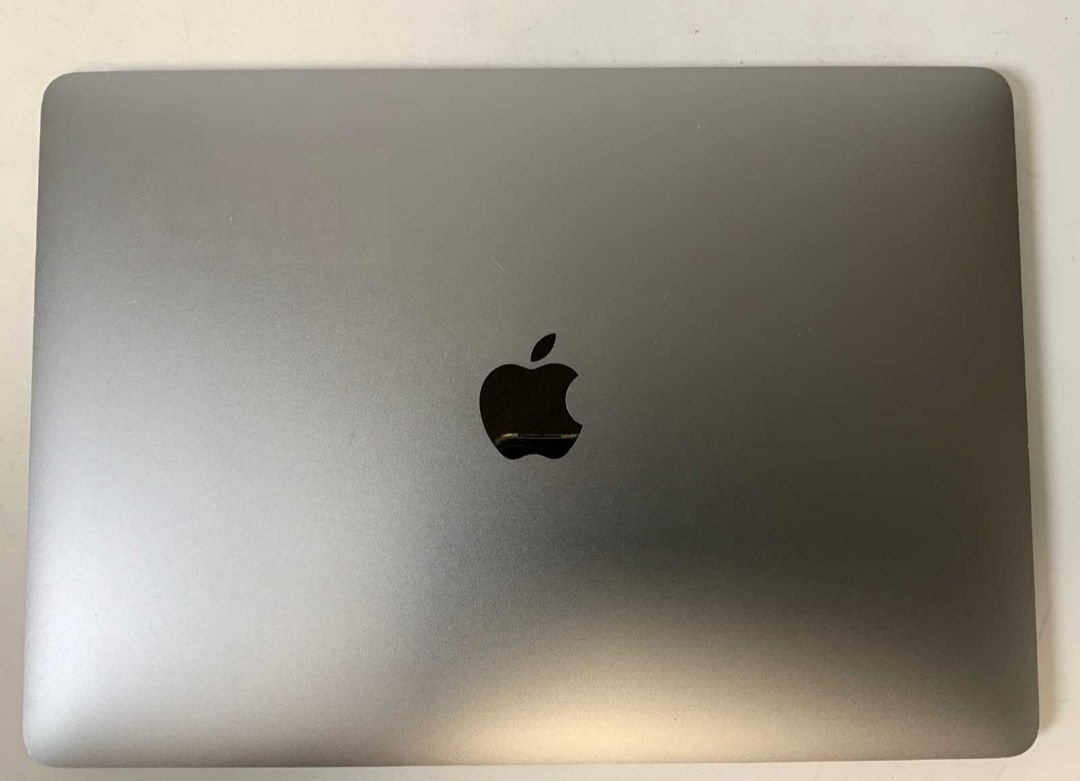 Macbook Pro 13" I5 8 RAM 500 SSD Touchbar