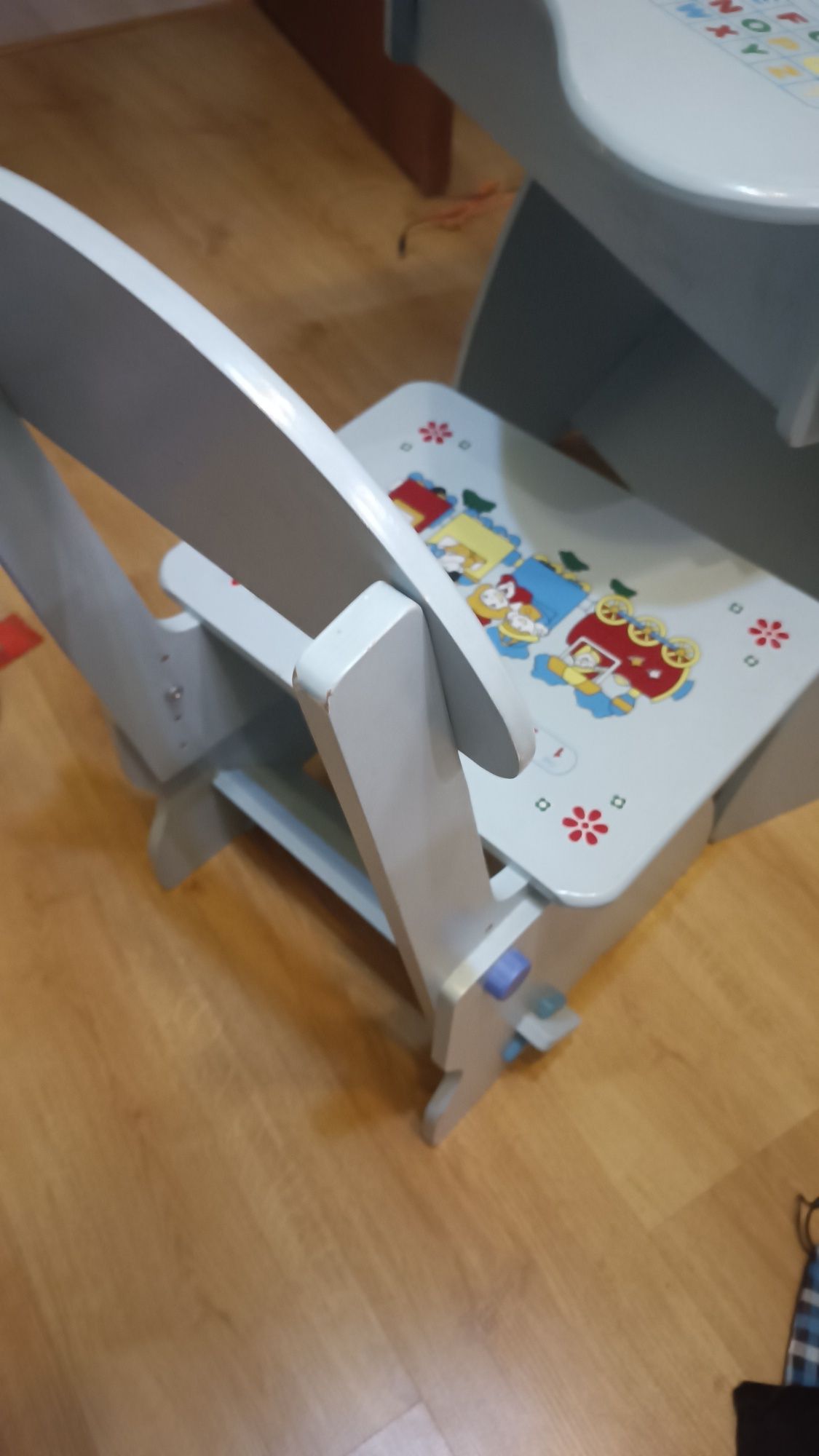 Детский столик для письма