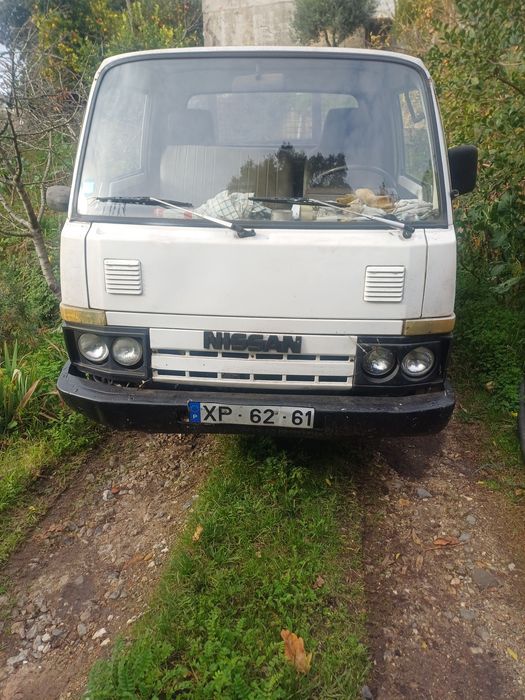 Carrinha caixa aberta Nissan cabstar