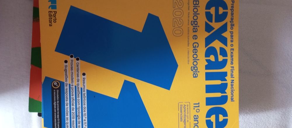 Livro de preparação para exame 11 ano físico quimica