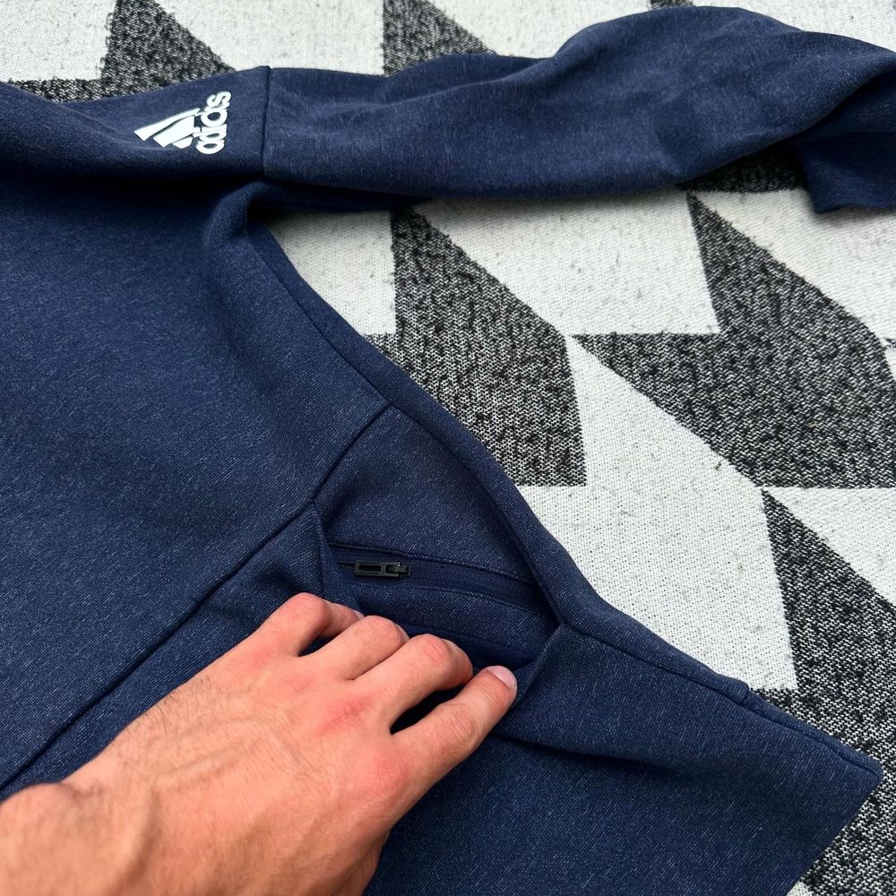 Нова кофта Adidas ZNE M розмір