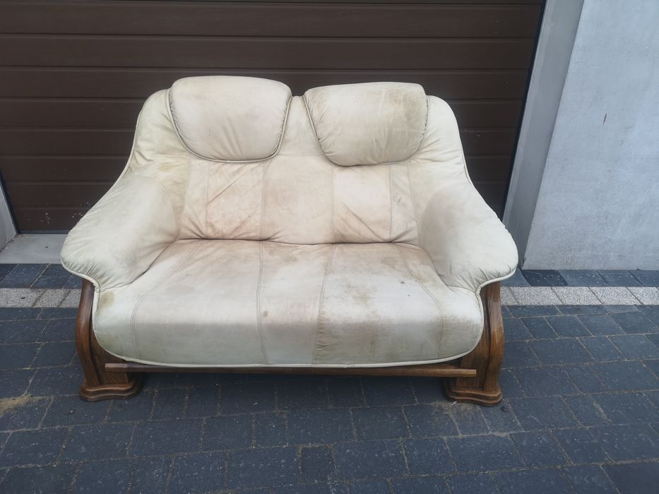 Sofa dwuosobowa że skóry