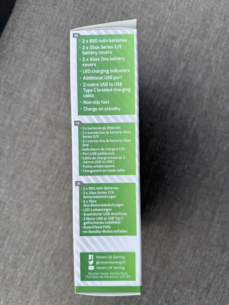 Venom podwójna stacja dokująca do padów Xbox + akumulatory *nowe*