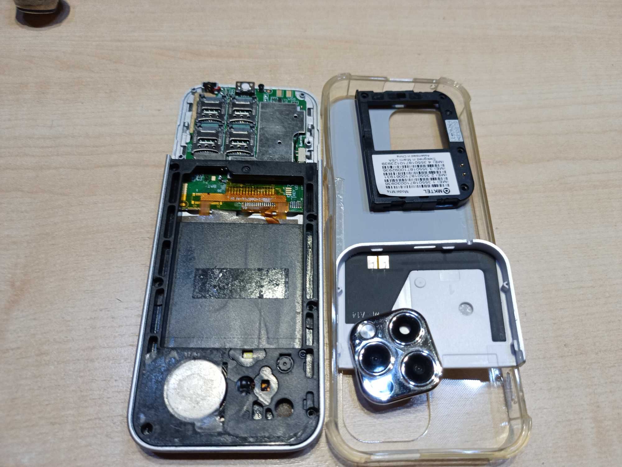 Телефон MKTEL M14 с четырьмя SIM-картами, экраном 2,4 дюйма