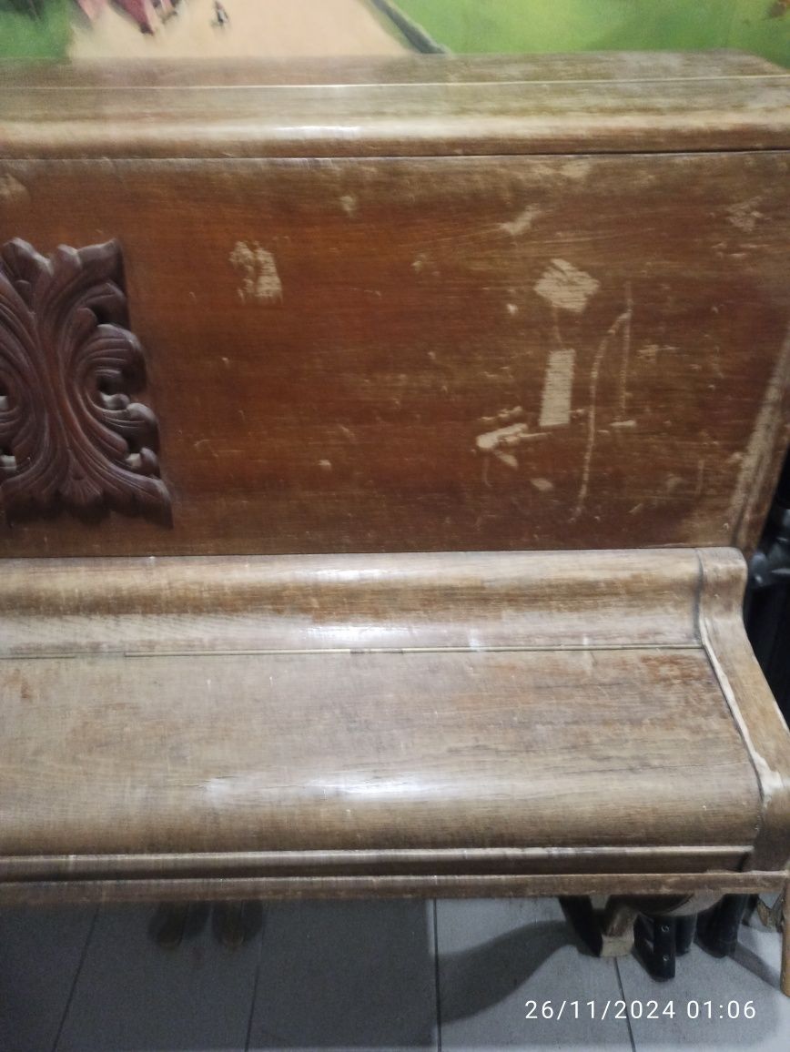 PIANO usado .....