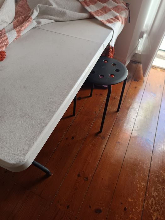 Mesa de campismo dobrável