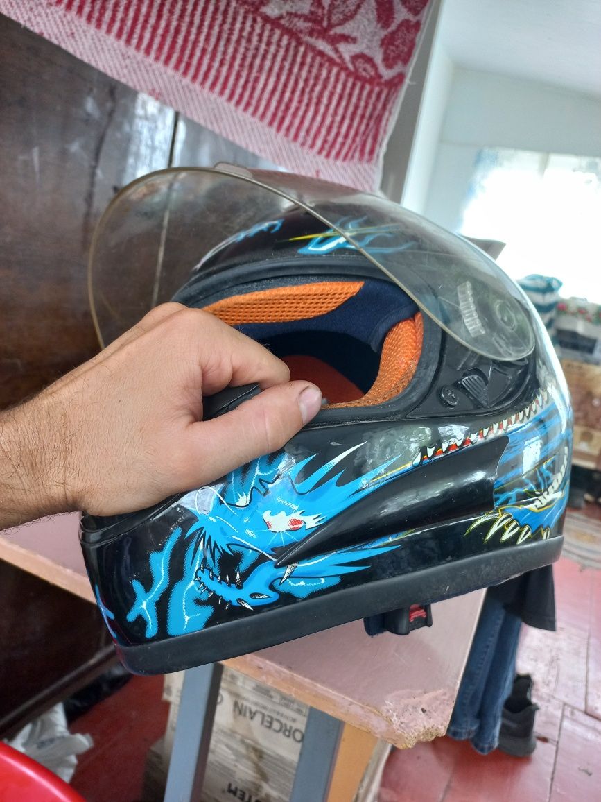 Продам шлем не дорого