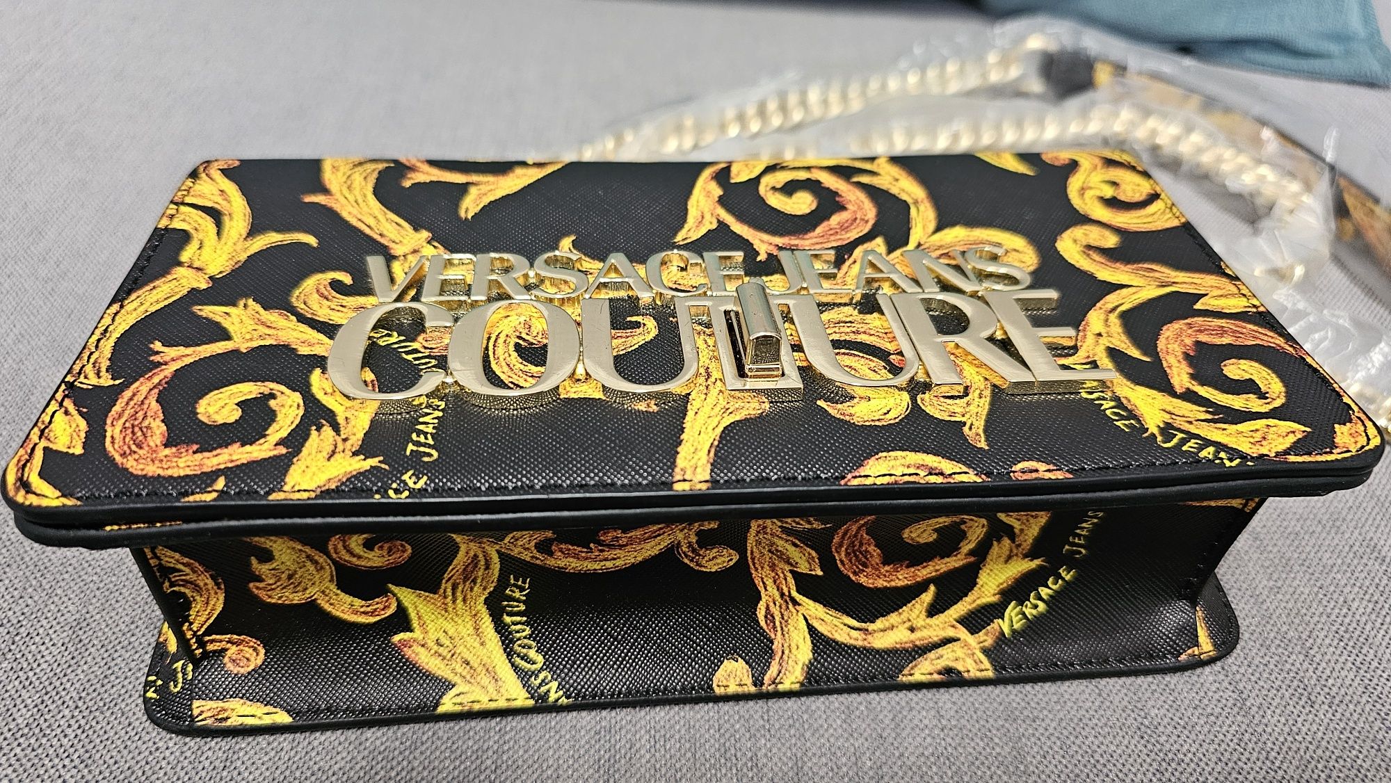 Сумка Versace Jeans Couture крос боді малюнок чорна кежуал
