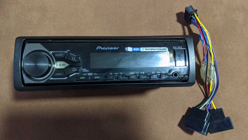 Radio USB carro Pioneer MVH-180UB