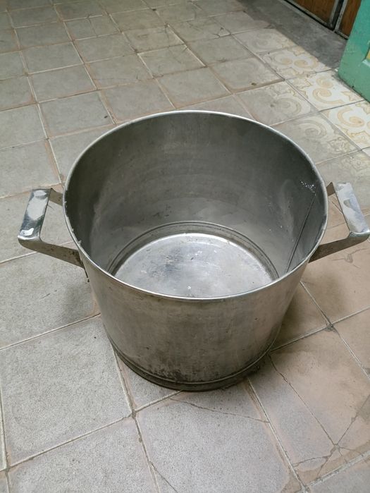 Большая кастрюля- бак из нержавейки 20 литров