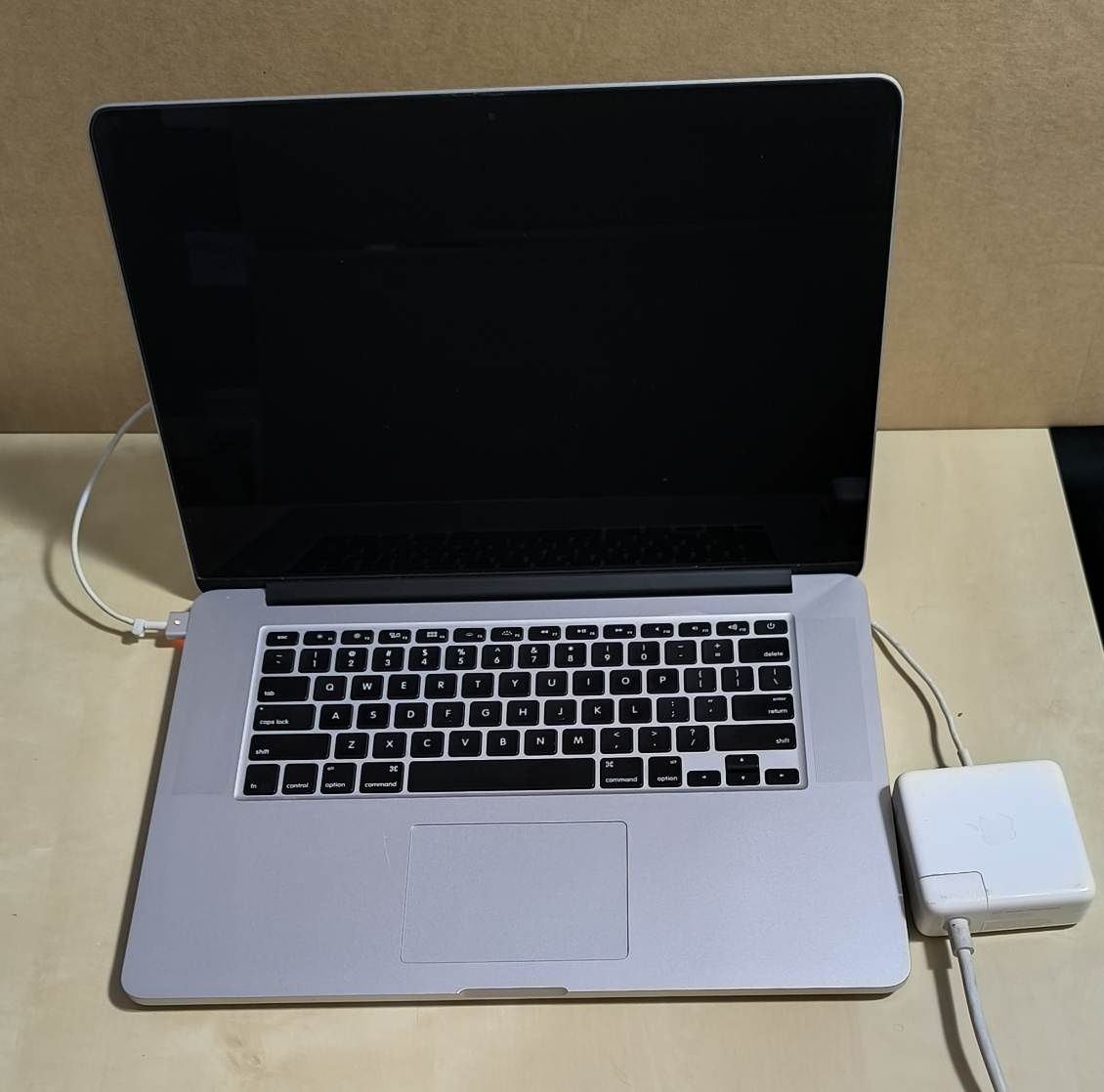 Apple Macbook PRO 1398 i7 
16/256 QWERTY US A+