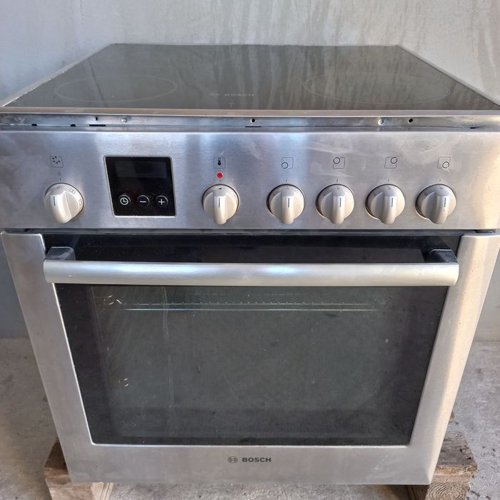 Духовий шкаф з  газовою варочною поверхнею