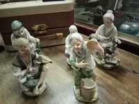 Estatuetas chinesas representando ofícios em biscuit