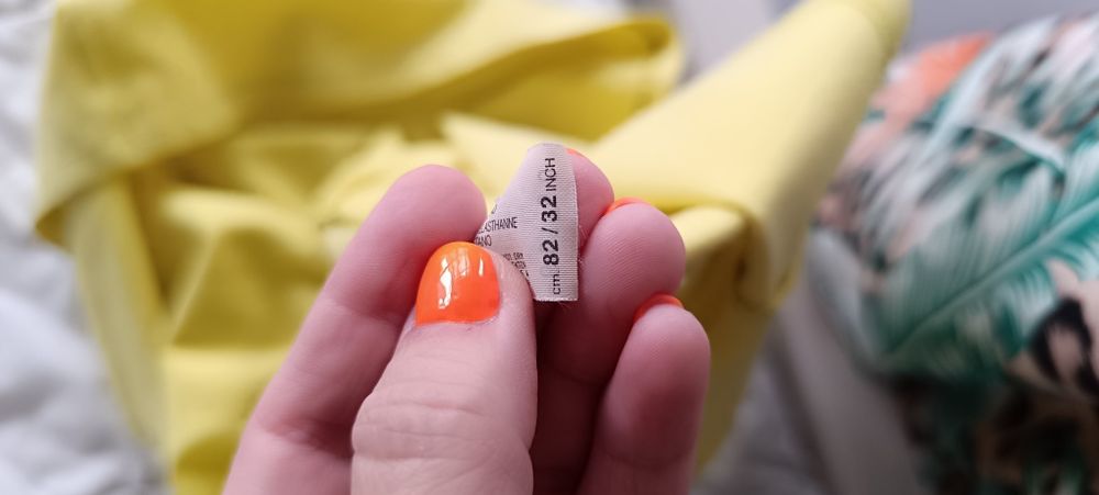 Vestido de menina marca Benetton. Usado