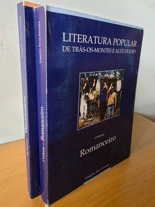 2 Livros da coleção Literatura Popular de Trás-os-Montes e Alto Douro