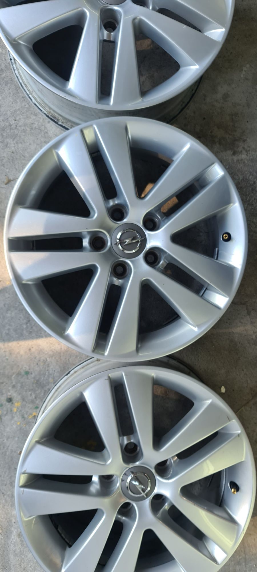 Felgi aluminiowe  Opel   Zafira C Astra J 6.5JX16H2 Et37