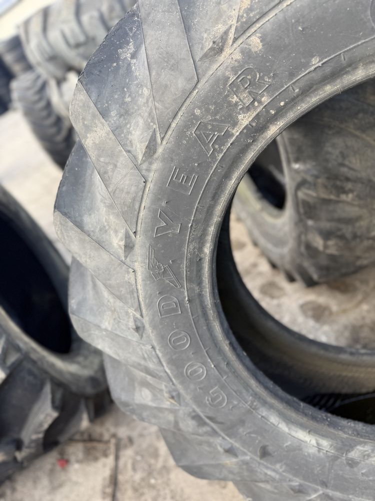 Opona 15.5/80-24 . 400/80-24 Goodyear Super Grip implement Ładowarka