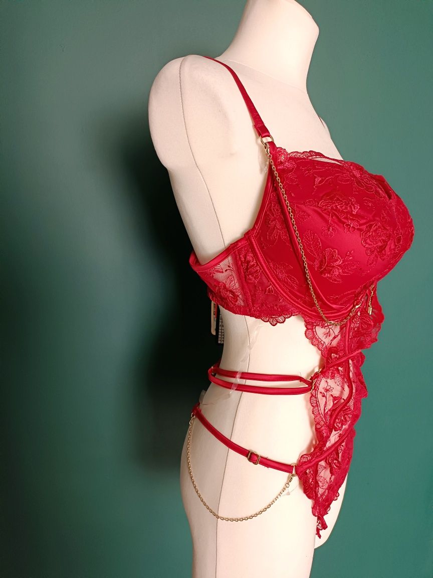 Piękne sexowne czerwone koronkowe body różne rozmiary