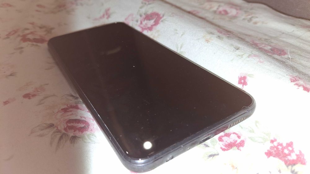 Samsung A04 продаю