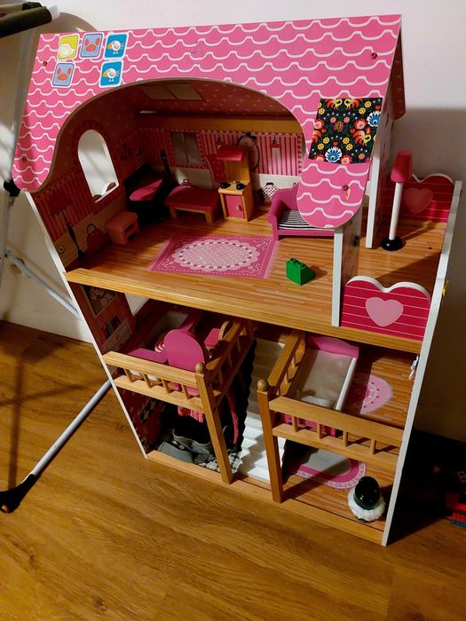 Domek dla lalek jak nowy