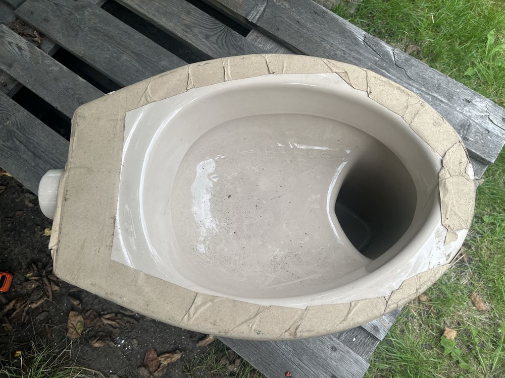 Miska ustępowa Koło PRL wc kibel