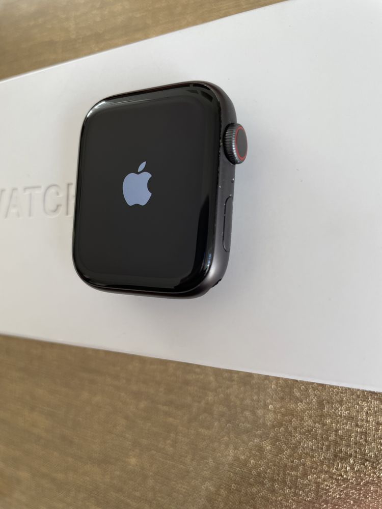 Apple Watch 5 44 cellular