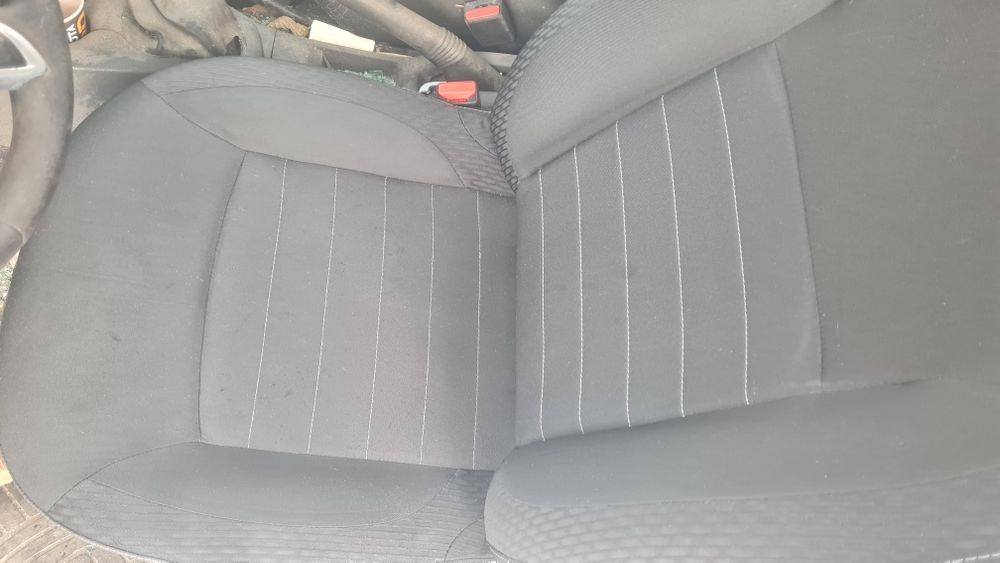 Сидіння водійське переднє ліве Renault Logan Sandero 2 II сидение