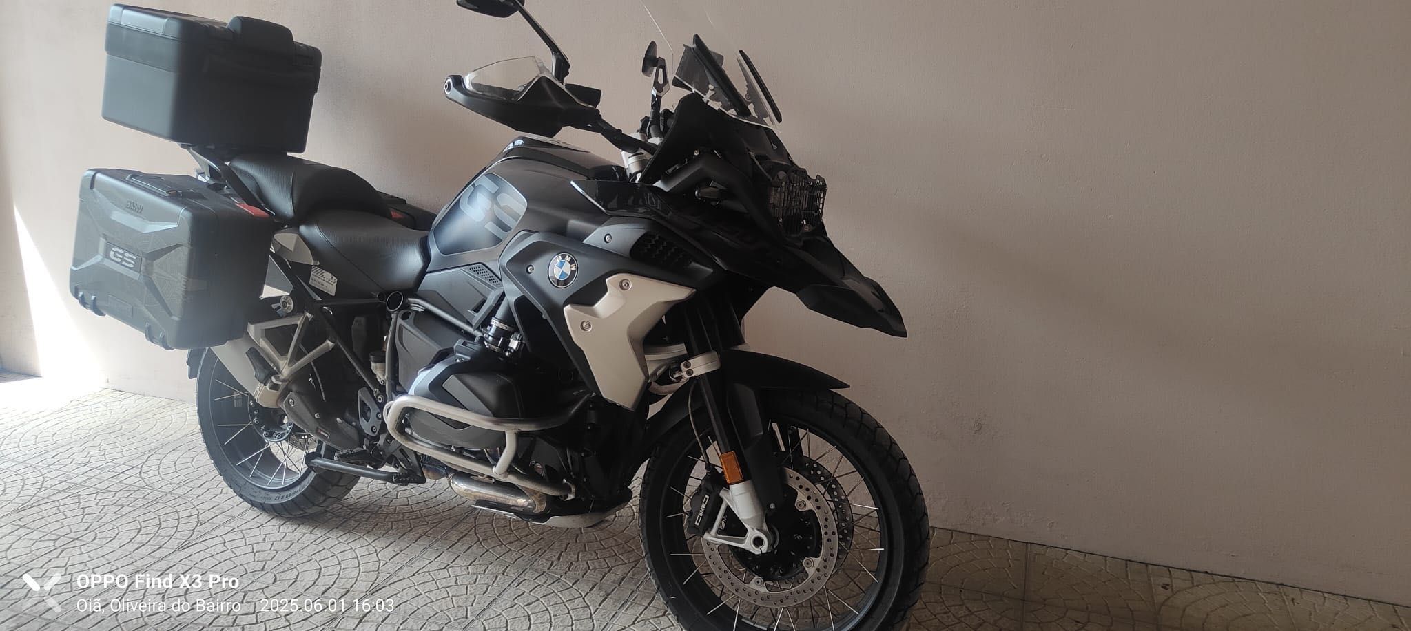 BMW GS 1250 Triple Black