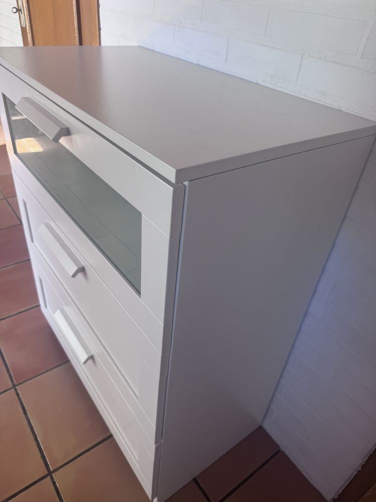 Comoda ikea otimo estado