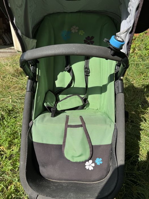 Дитяча коляска з люлькою