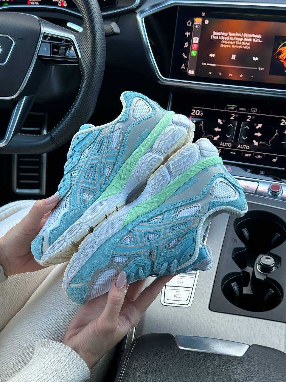 Жіночі кросівки ASICS Gel - NYC Blue Mint