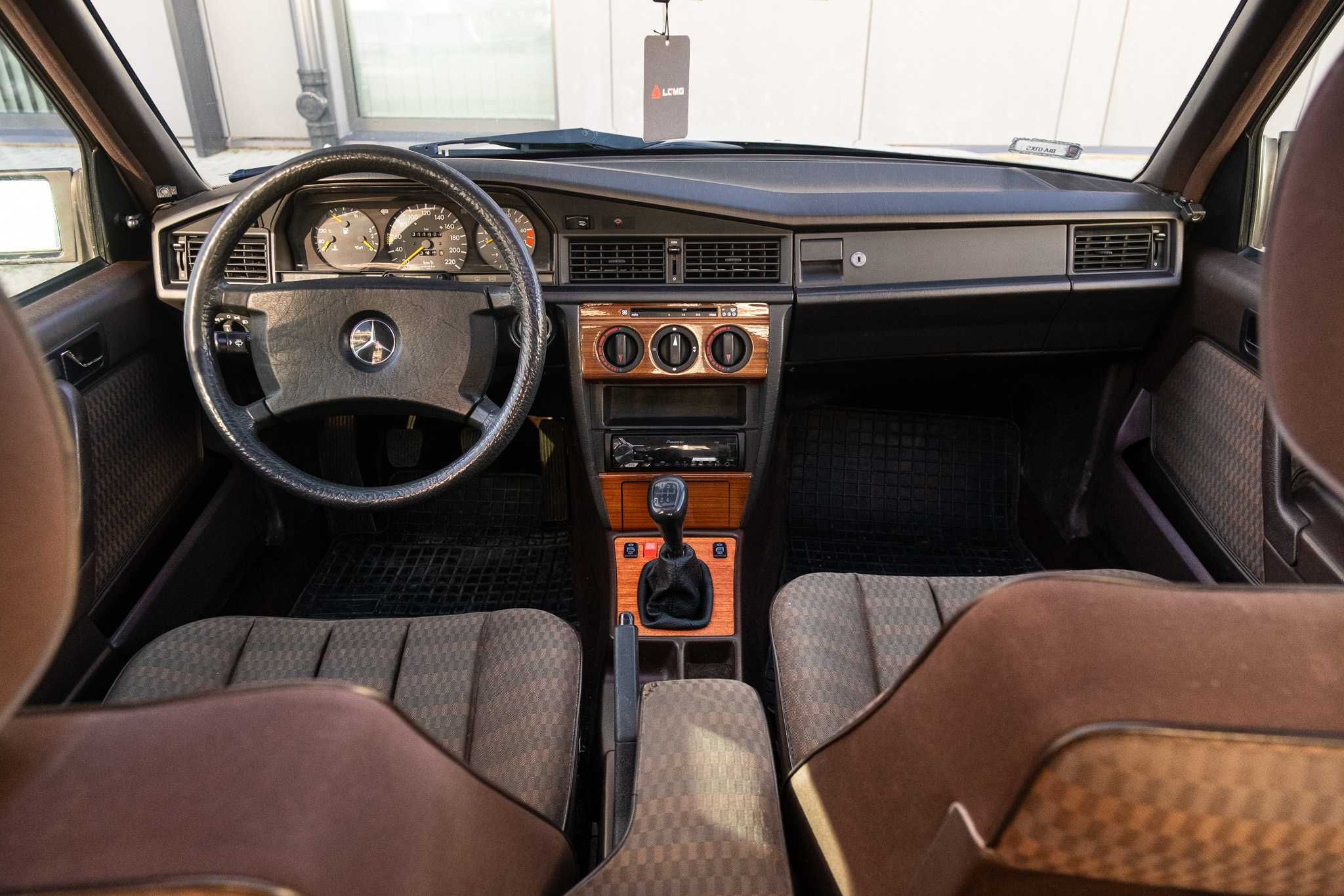 Mercedes W201 190E 2.0