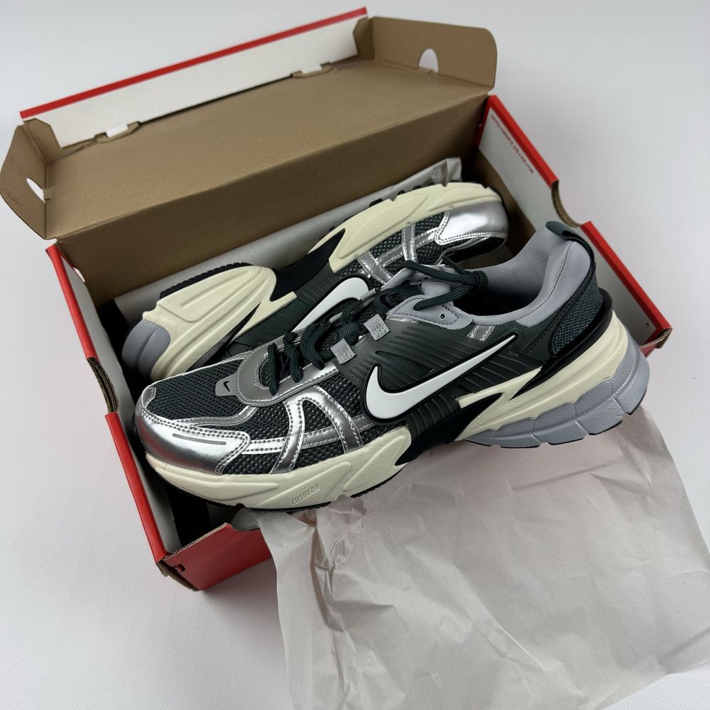 Нові кросівки Nike V2k Run оригінал