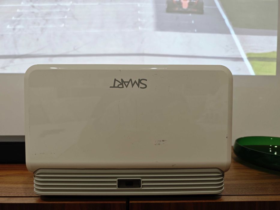 Projetor Smart UF70w DLP Ultra Short Throw