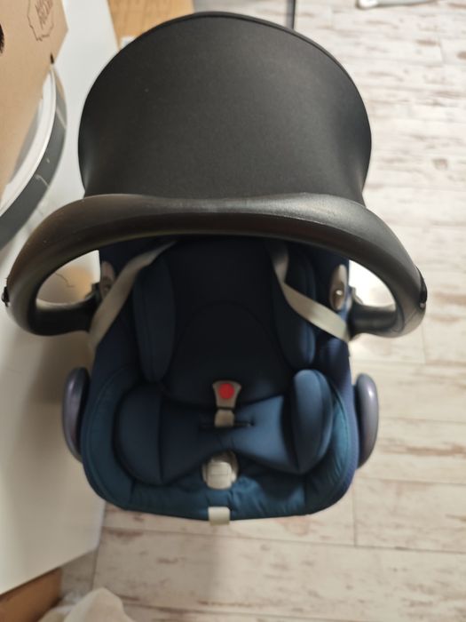 Nosidełko Maxi Cosi z bazą ISOFIX