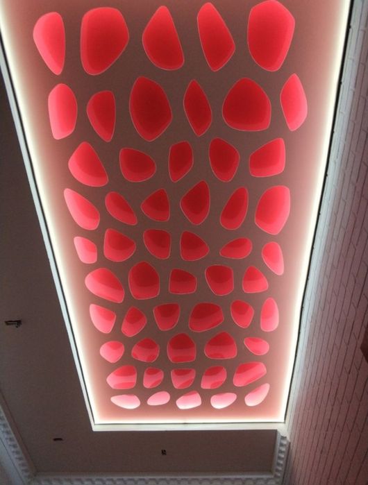 Світлові лінії. Натяжні стелі нового покоління.