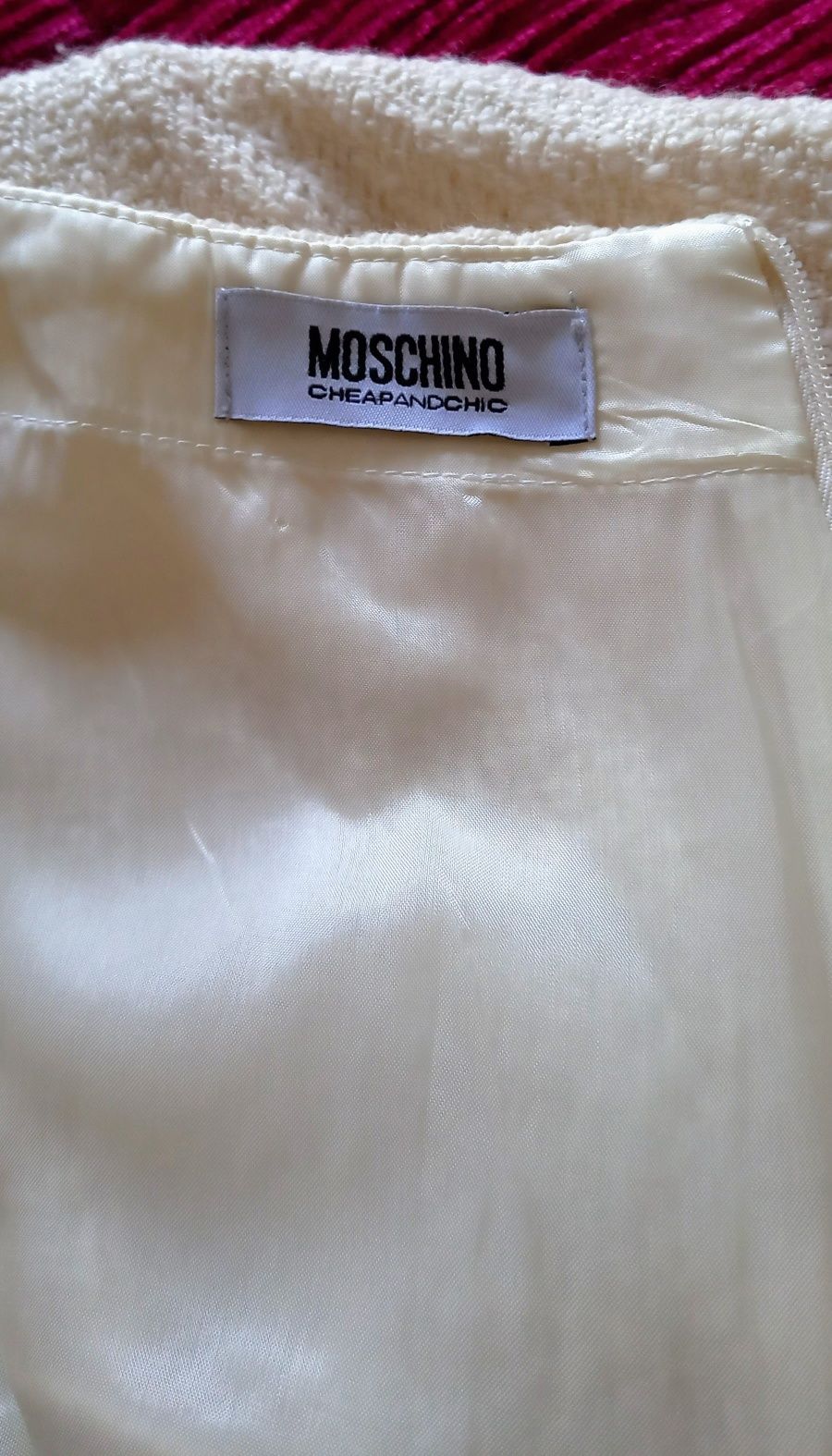 Vestido creme Moschino