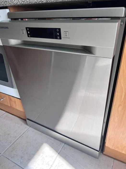 Máquina de Lavar Loiça SAMSUNG muito nova
