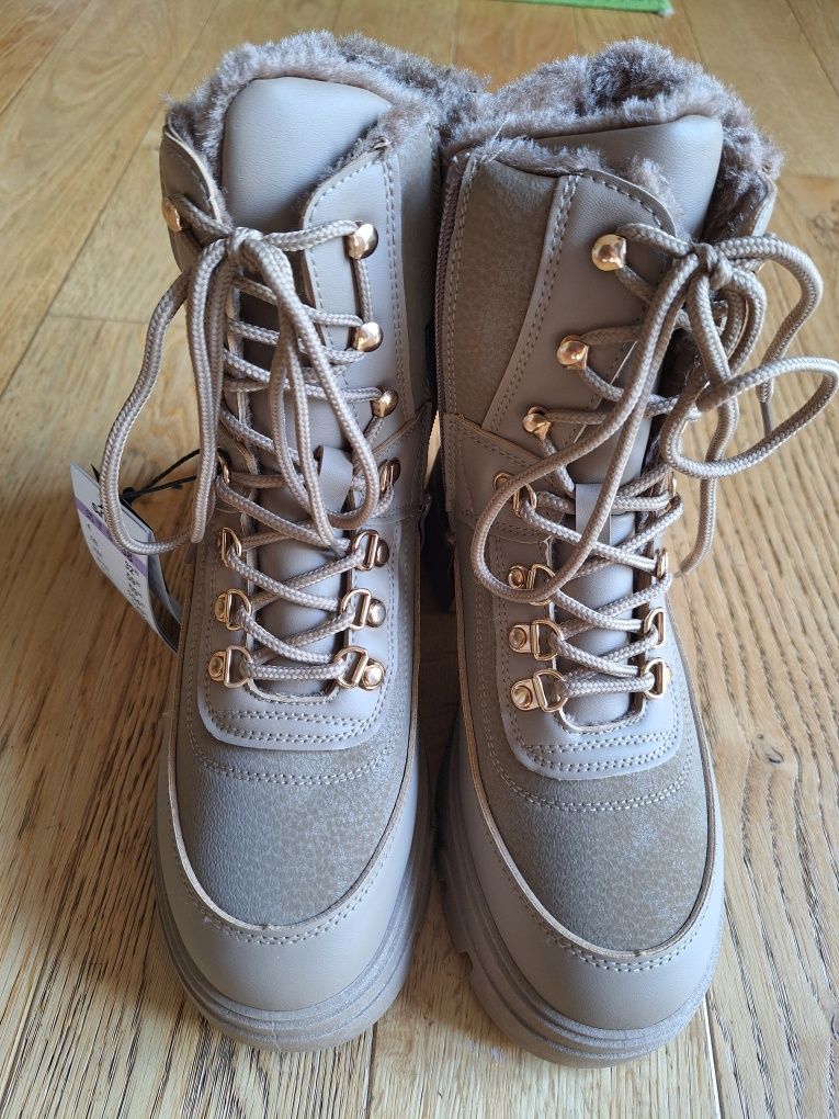Botki, trapery rozm. 38 nowe