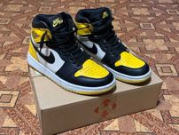 Nike Air Jordan 1 Retro High OG Yellow Toe (40 размер)
