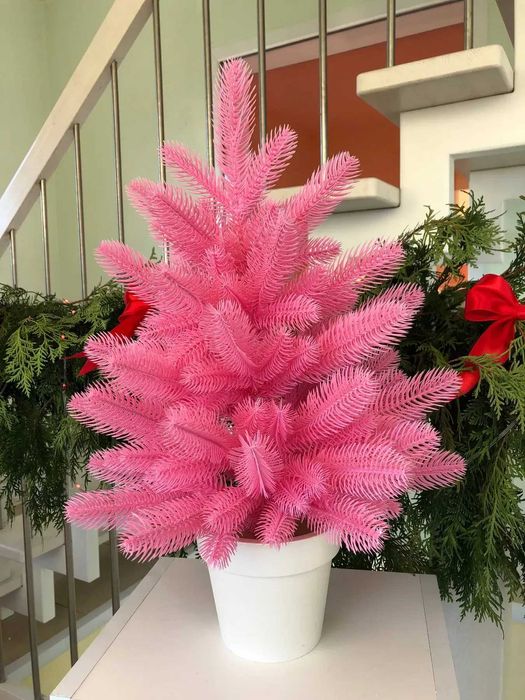 Штучна ялинка Elegant лита в білому горщику Marshmallow Pink, 92 см