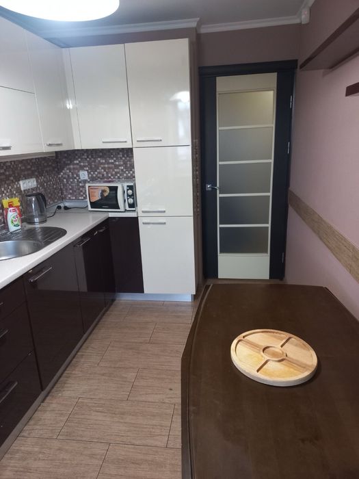 Оренда 3 кімнатної квартири по вул. Захисників України