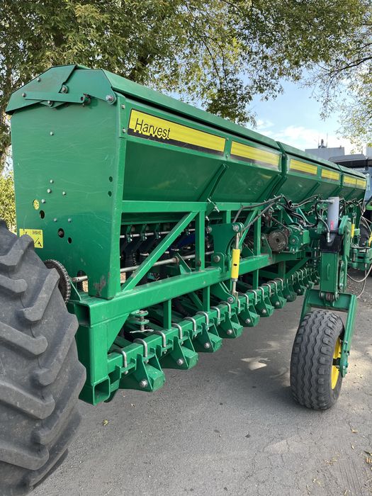 Сівалка рядкова зернова TITAN 600