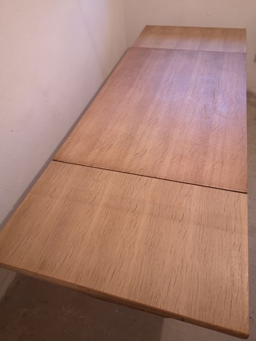 Stół dębowy duży.