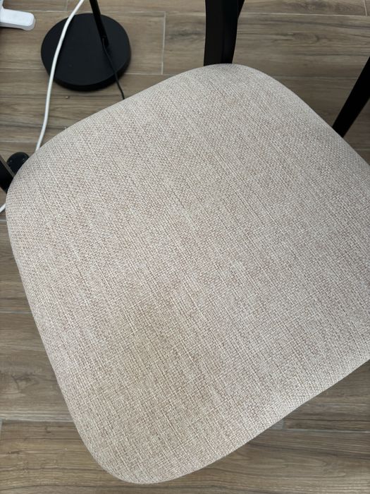 Mesa e Cadeiras - SKLUM