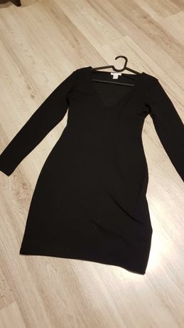 Piękna czarna sukienka H&M S mała czarna z długim rękawem z dekoltem