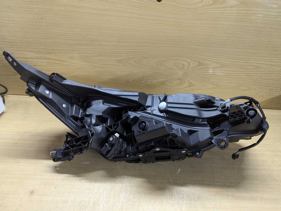 Фара ліва Nissan Ariya USA