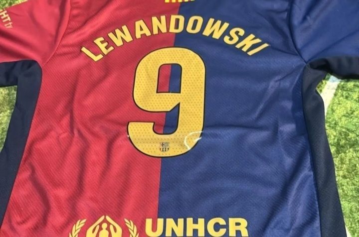 FC Barcelona 155-165cm komplet Lewandowski koszulka + spodenki domowa